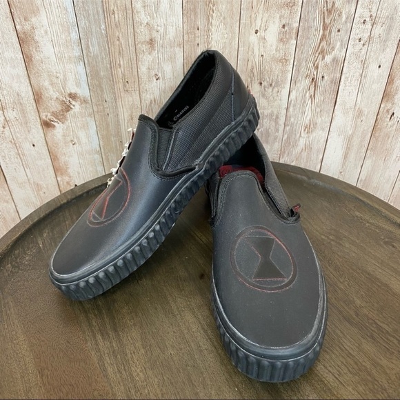 Vans Marvel Black Widow Classic Slip On Shoe Size 5.5 Women - Picture 3 of 13